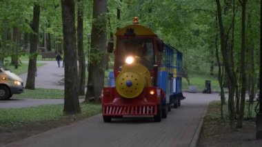 Gomel, Beyaz Rusya - 8 Mayıs 2019: Şehir Parkı. çocuk konumlar.