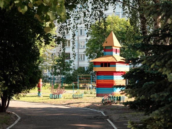 Gomel, Beyaz Rusya - 23 Mayıs 2019: Anaokulu 165. çocuk oyun alanı. — Stok fotoğraf