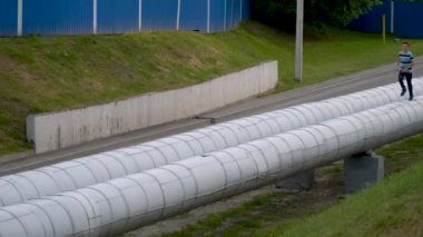 genç ısıtma ana boruları ile çalışır.