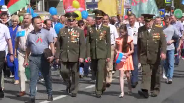 고멜, 벨라루스 - 7 월 3, 2019: 벨라루스의 독립 기념일. 고멜의 축제 퍼레이드 — 비디오