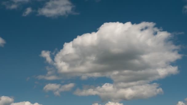 Nuvens Flutuam Sobre Lago Noite 2019 — Vídeo de Stock