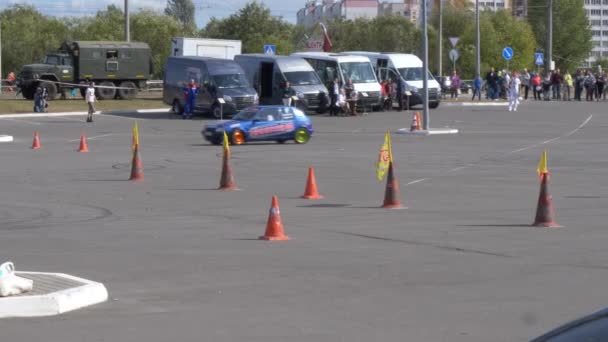 Gomel Vitryssland September 2019 Bilutställning Kampanj Idrottare För Trafiksäkerhet 2019 — Stockvideo