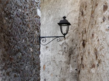 bir İtalyan köy sokak aydınlatma için eski sokak lambası