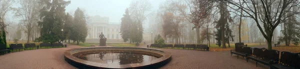 GOMEL, BELARUS - OCTOBER 23, 2019: Architectural complex of the Rumyantsev Paskevichs. — Stock Photo, Image