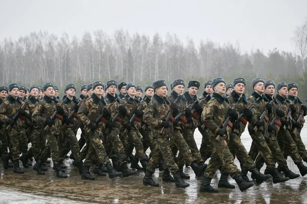 Minsk Bielorrusia Diciembre 2017 Solemne Desfile Tropas Bajo Juramento República —  Fotos de Stock