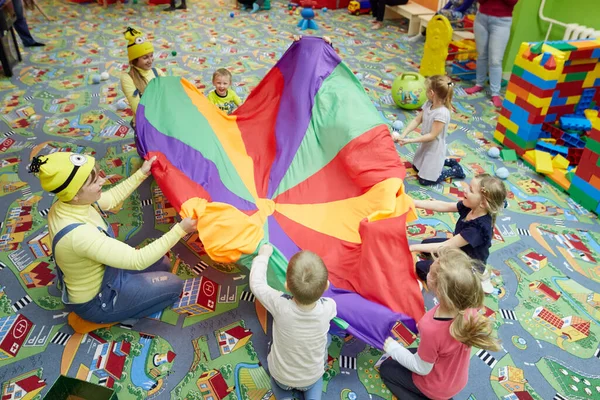 Gomel Belarus April 2018 Kinderen Spelen Het Kinderanimatiecentrum Verjaardag 2020 — Stockfoto