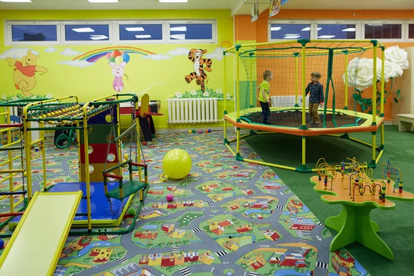 Gomel Weißrussland April 2018 Kinder Spielen Kinderunterhaltungszentrum Geburtstag 2020 — Stockfoto