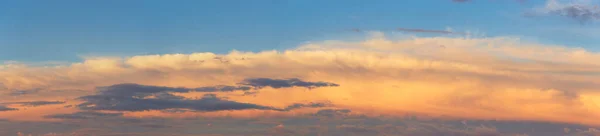 Malerische Wolken Himmel Vor Sonnenuntergang — Stockfoto