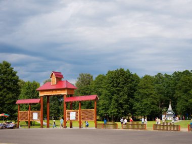 Slavgorod, Belarus - 19 Temmuz 2020 Golubaya Krynitsa kutsal bir kaynaktır. Hac yeri 2024