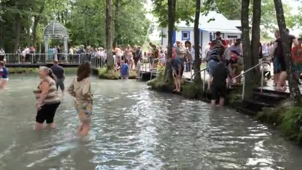 Slavgorod Belarus August Die Blaue Krynica Massenwallfahrt Zum Honigbad August — Stockvideo