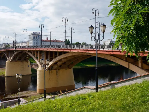 Vitebsk Belarus August 2020 Barcă Plăcere Râu Peste Pod 2020 — Fotografie, imagine de stoc