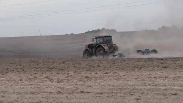 Trator Arado Terra Campo — Vídeo de Stock