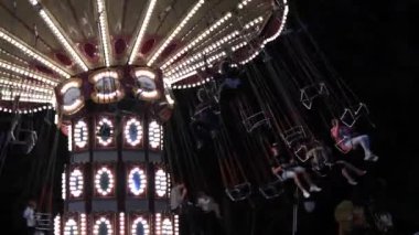 GOMEL, BELARUS - 26 Ağustos 2020: Lunapark Atlıkarınca 2020