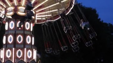 GOMEL, BELARUS - 26 Ağustos 2020: Lunapark Atlıkarınca 2020