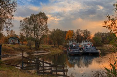 Gomel Nehri Belarus 2020 sonbahar manzaralı şehir seti
