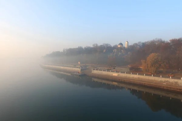 Dijk Van Stad Het Najaar Uitzicht Gomel Rivier Wit Rusland — Stockfoto