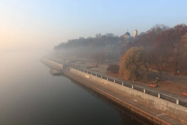 Dijk Van Stad Het Najaar Uitzicht Gomel Rivier Wit Rusland — Stockfoto