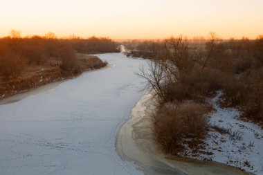 2020 kıyılarında tehlikeli kış nehir geçitleri var.