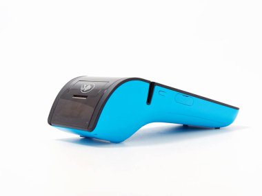 Beyaz arka planda izole edilmiş şık taşınabilir yazar kasa 2020