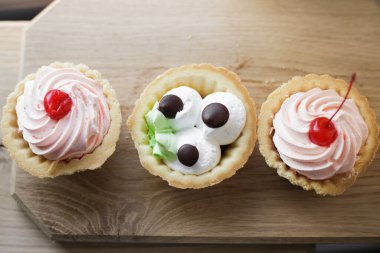 Masada kirazlı kek.