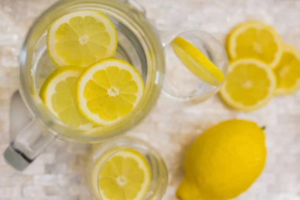 Copo Água Com Limão — Fotografia de Stock