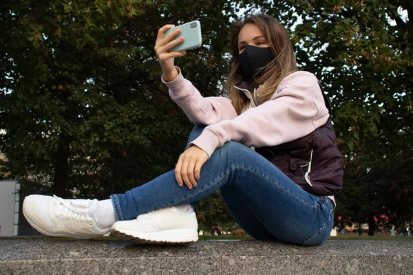 Young Happy Woman Taking Selfie Black Respirator Mask Outdoors — Stock Photo, Image