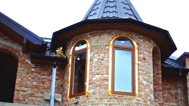 Neues Ferienhaus zweistöckiges Haus. — Stockvideo