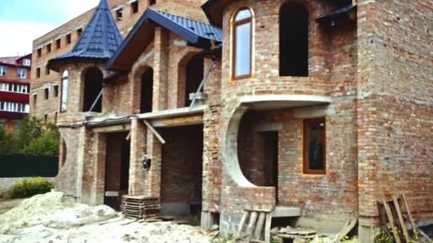 Mijn droomhuis. Twee verdiepingen huisje huis met een loft — Stockvideo