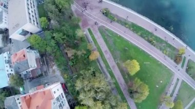 Havadan görünümü. Şehir, dolgu ve kuş bakışı mavi gölden güzel görünümünü. Ternopil. Ukrayna