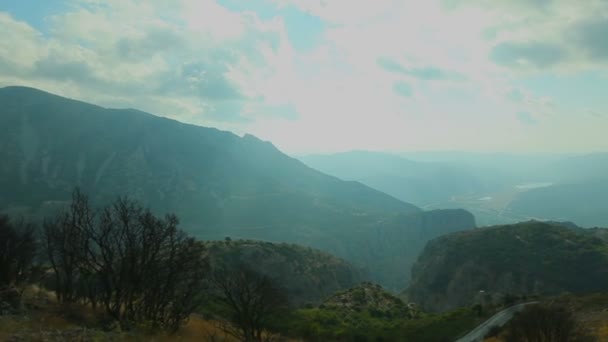 Schöne Landschaft der Sommerberge am Abend. — Stockvideo