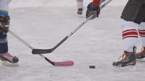 Hockey game . Winter sport. body parts — Stock Video