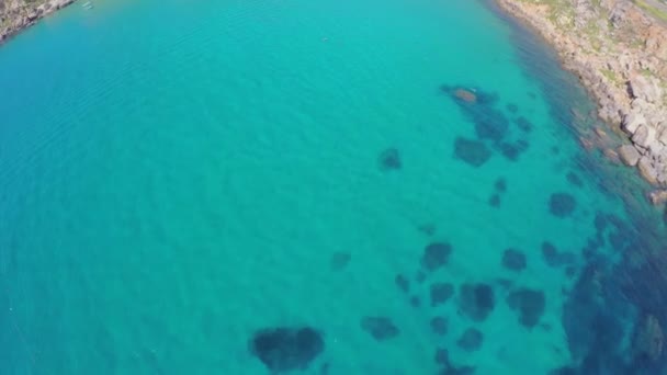 Vue aérienne de la côte pittoresque de la mer. Malte — Video