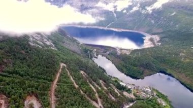 Norveç 'in güzel hava haritası. Trol Merdiveni