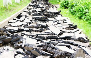 Yaya geçidi onarımı, asfalt atışı, yol onarımı konsepti
