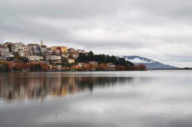 Kastoria bulutlu bir sonbahar günü