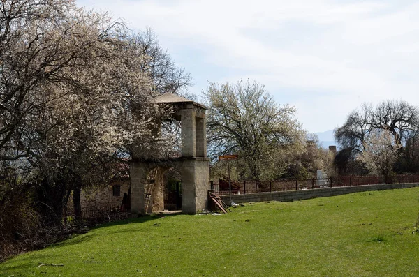 Agios Georgios Kilisesi Agios Achilios, Small Prespes 'de 15. yüzyılda inşa edilmiştir.