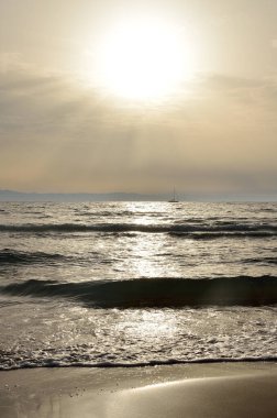 Ilia, Moreloponnese, Yunanistan 'daki Kyllini plajında gün batımı