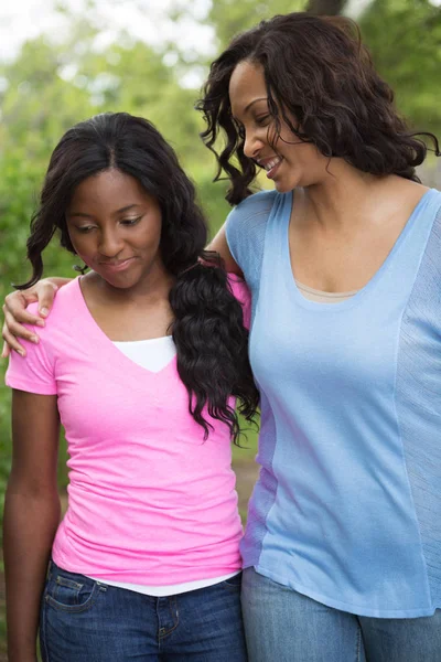 African American mother and her daugher. — Stock Photo, Image
