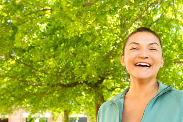 Happy spansktalande kvinna ler. — Stockfoto