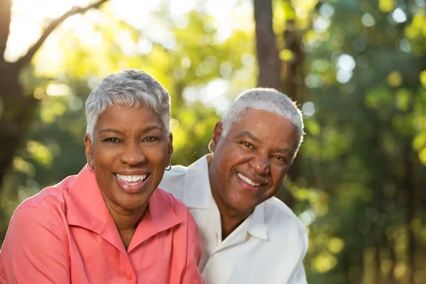 Pareja afroamericana madura — Foto de Stock