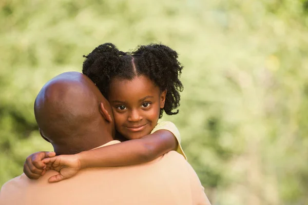 Afro-amerikai apa és lánya. — Stock Fotó