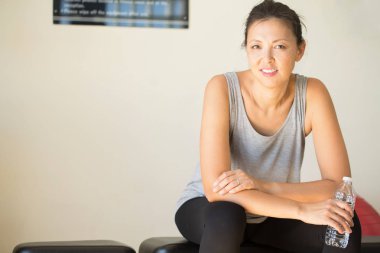 kadın spor salonunda uygun.