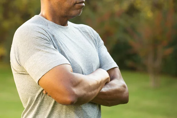 Portret van een volwassen passen African American man. — Stockfoto