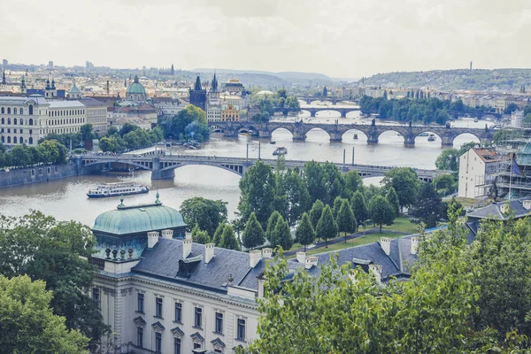 Hermosa Vista Los Puentes Praga Sobre Río Moldava — Foto de Stock