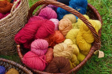 Bunte Wolle am Markt