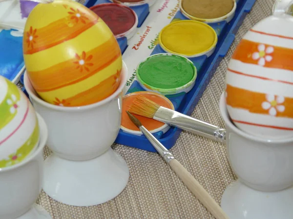 Painting easter eggs for easter