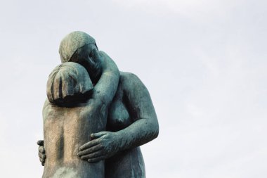 Vigeland Park, Oslo, Norveç 'te aile kucaklaşması heykeli.