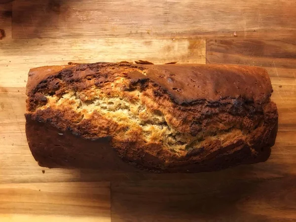 Una Hogaza Recién Horneada Pan Masa Fermentada Rústico Con Una — Foto de Stock