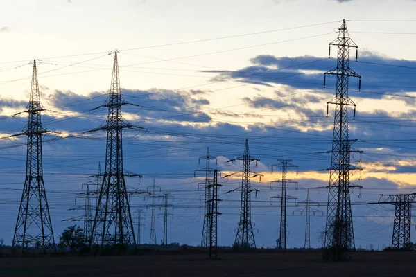 電力エネルギー産業 Coloful ている空と夕日 — ストック写真