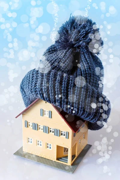 Huis Winter Verwarming Systeemconcept Koude Besneeuwde Weer Met Model Van — Stockfoto